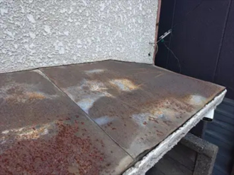 庇屋根のサビ付き